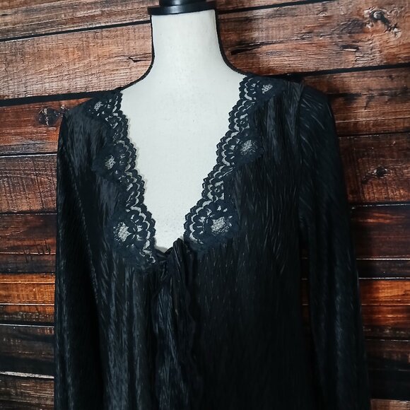 LA II Vintage Negligee Robe Small Black Gothic Flare Sleeve Tie Front USA Made - Picture 4 of 10